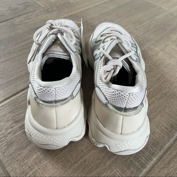 adidas Ozweego - Picture 7 of 8